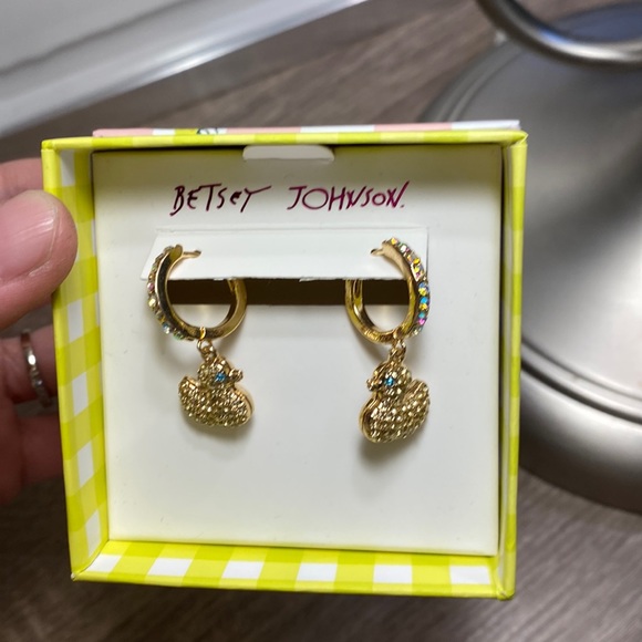 HOST PICK Betsey Johnson Earrings Hoops with Ducks and rhinestones NWT - Picture 3 of 6